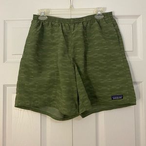 Patagonia Baggies Aztec Green Print Shorts Men’s Medium 7 Inch Inseam